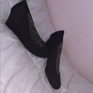 Black Wedges